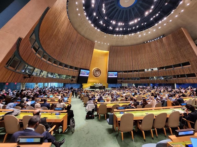 图为联合国大会厅缔约国大会一般性辩论现场 图为联合国大会厅缔约国大会一般性辩论现场